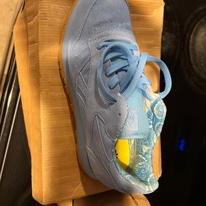 Worn once both pairs each pair 40$